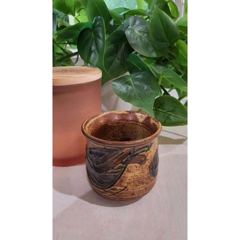 Small Handpainted ceramic pot / pen holder / decoration / flowers / jewelry hold
